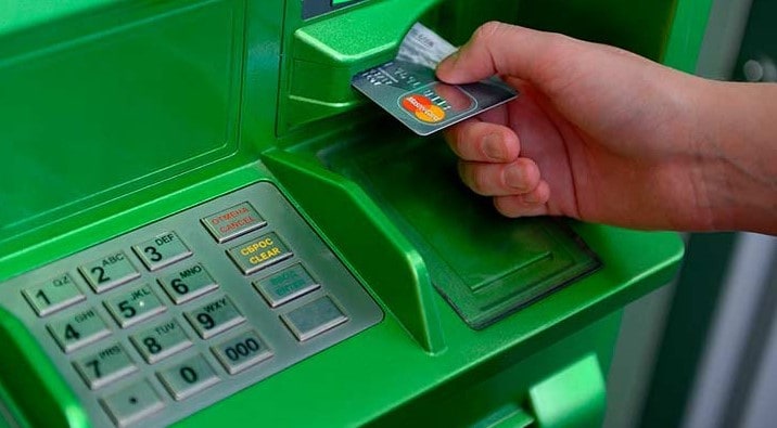 kak-moshenniki-snimayut-dengi-s-bankovskoy-karti-cherez-mobilniy-bank-im-18
